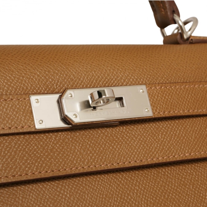 Hermès Kelly 28 cm Handbag in Biscuit Epsom Leather
